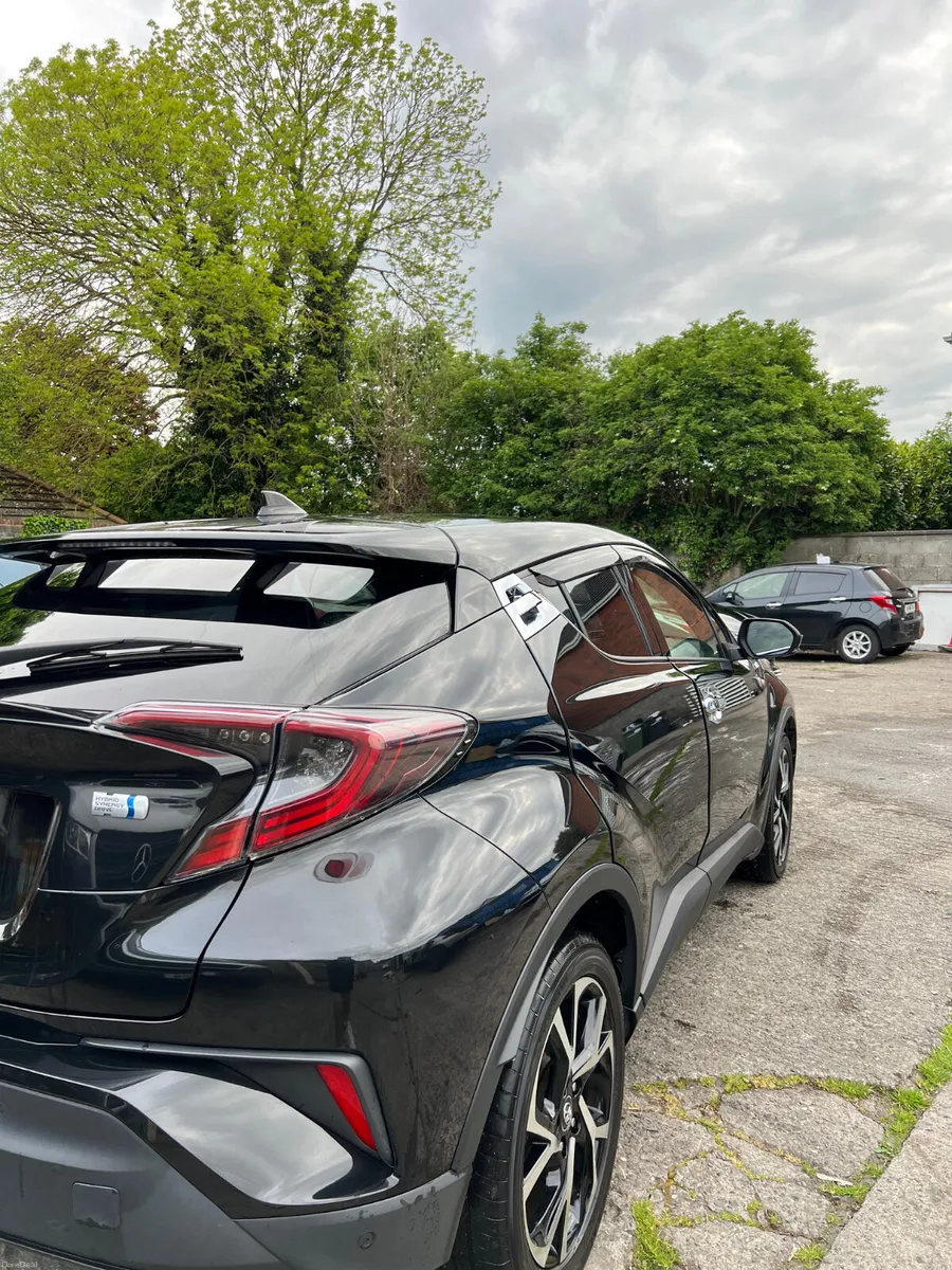 Toyota C-HR 1.8L hybrid 2017 - Image 3