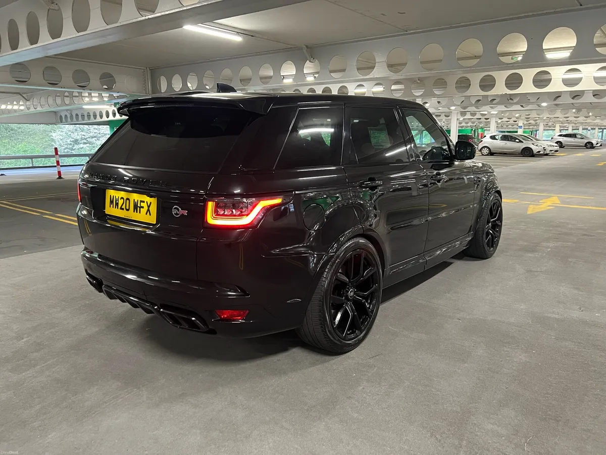 LAND ROVER RANGE ROVER SPORT SVR CARBON EDITION - Image 4