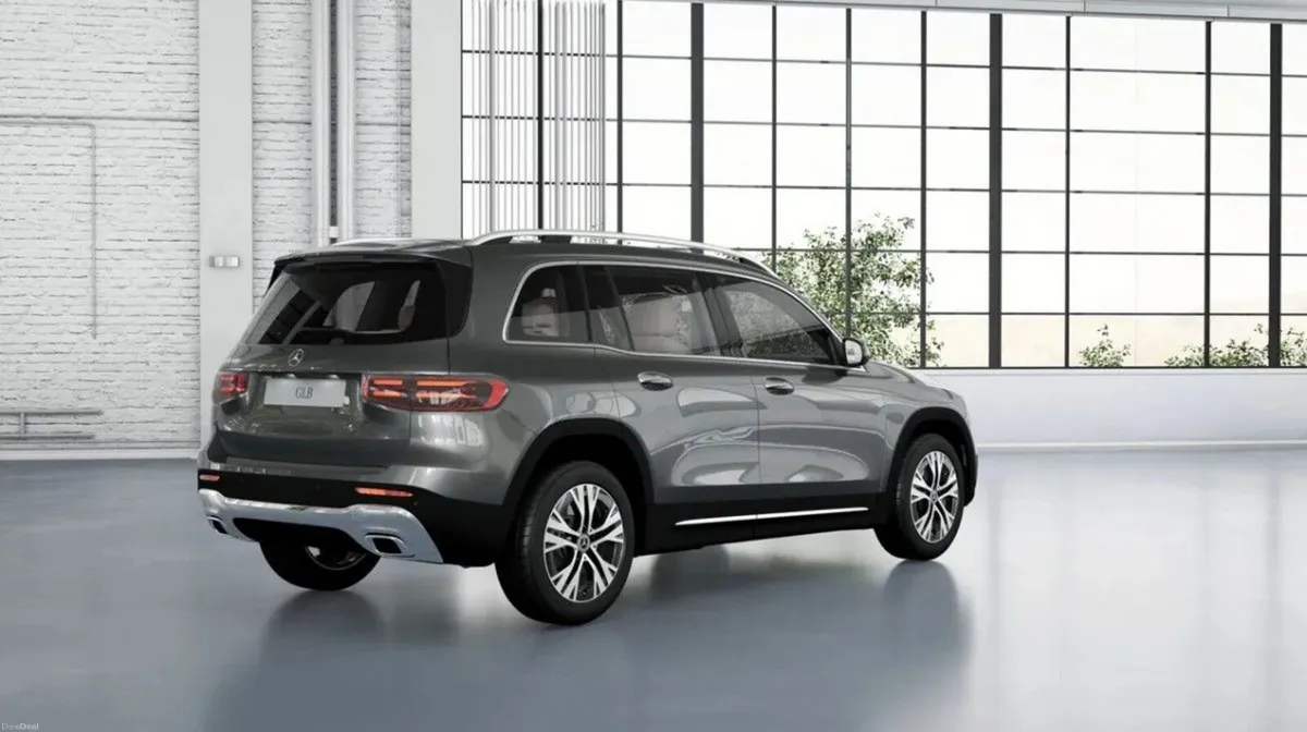Mercedes-Benz GLB GLB 180 RHD | Reversing Camera, - Image 3