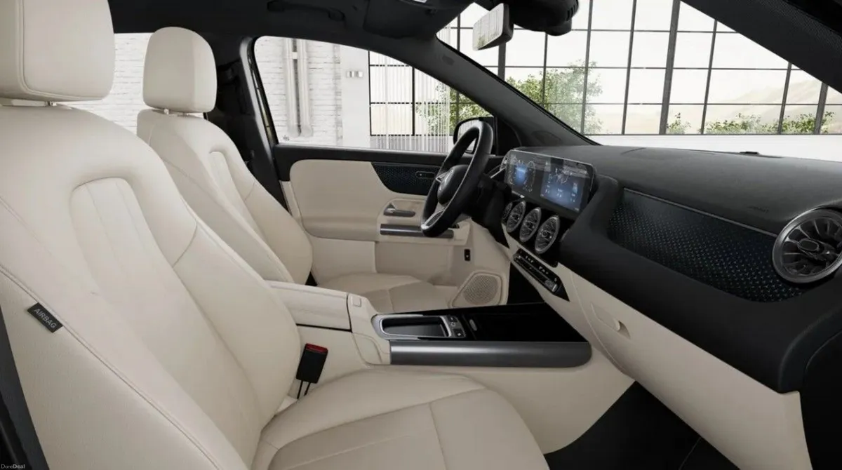 Mercedes-Benz GLA GLA 180 RHD | Reversing Camera, - Image 5