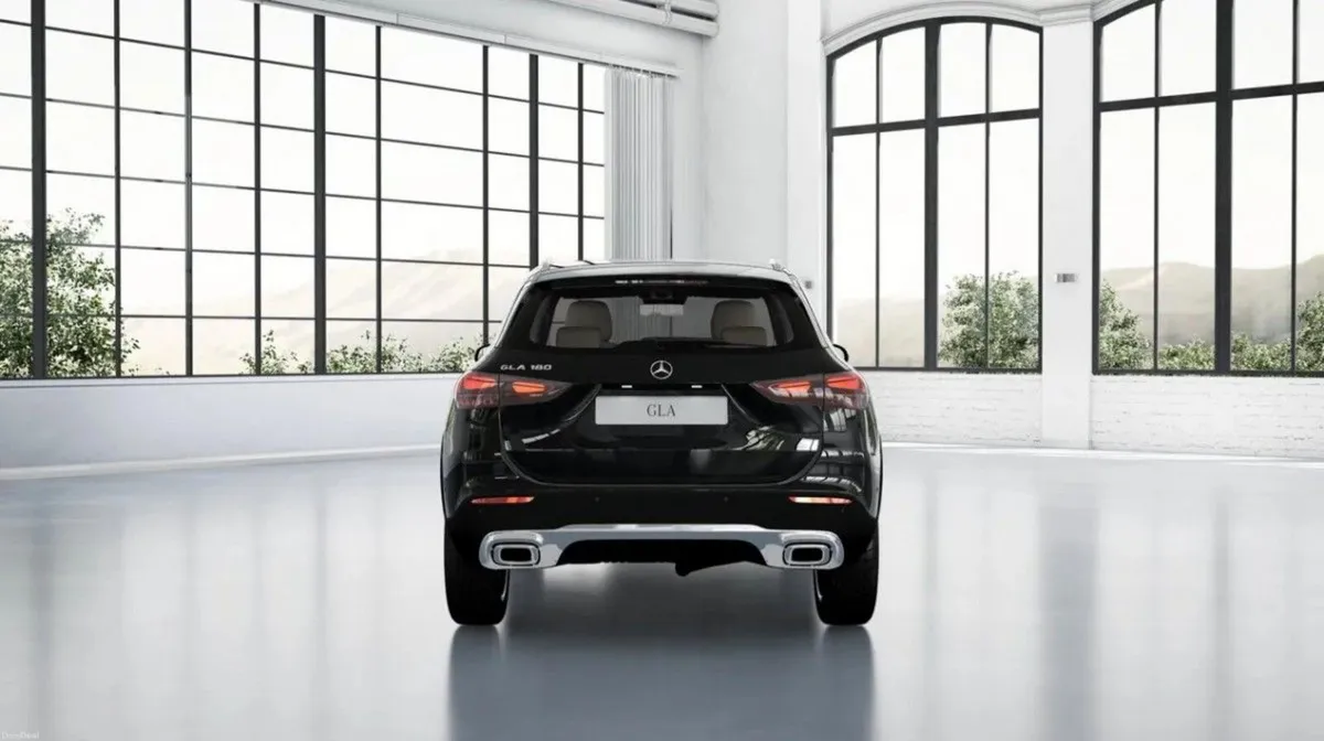 Mercedes-Benz GLA GLA 180 RHD | Reversing Camera, - Image 4