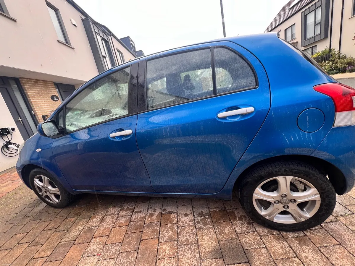 Toyota Yaris 2010 - Image 6