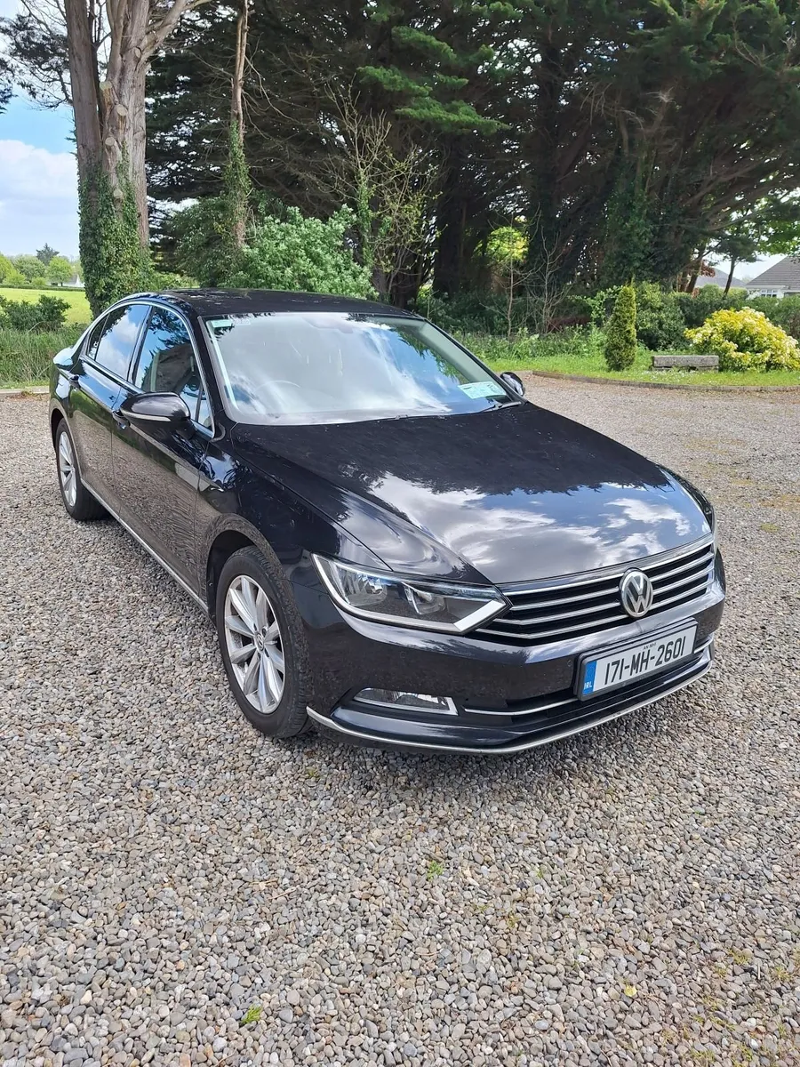 2017 Volkswagen Passat (HIGHLINE) - Image 1