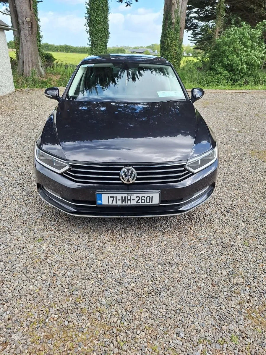 2017 Volkswagen Passat (HIGHLINE) - Image 2