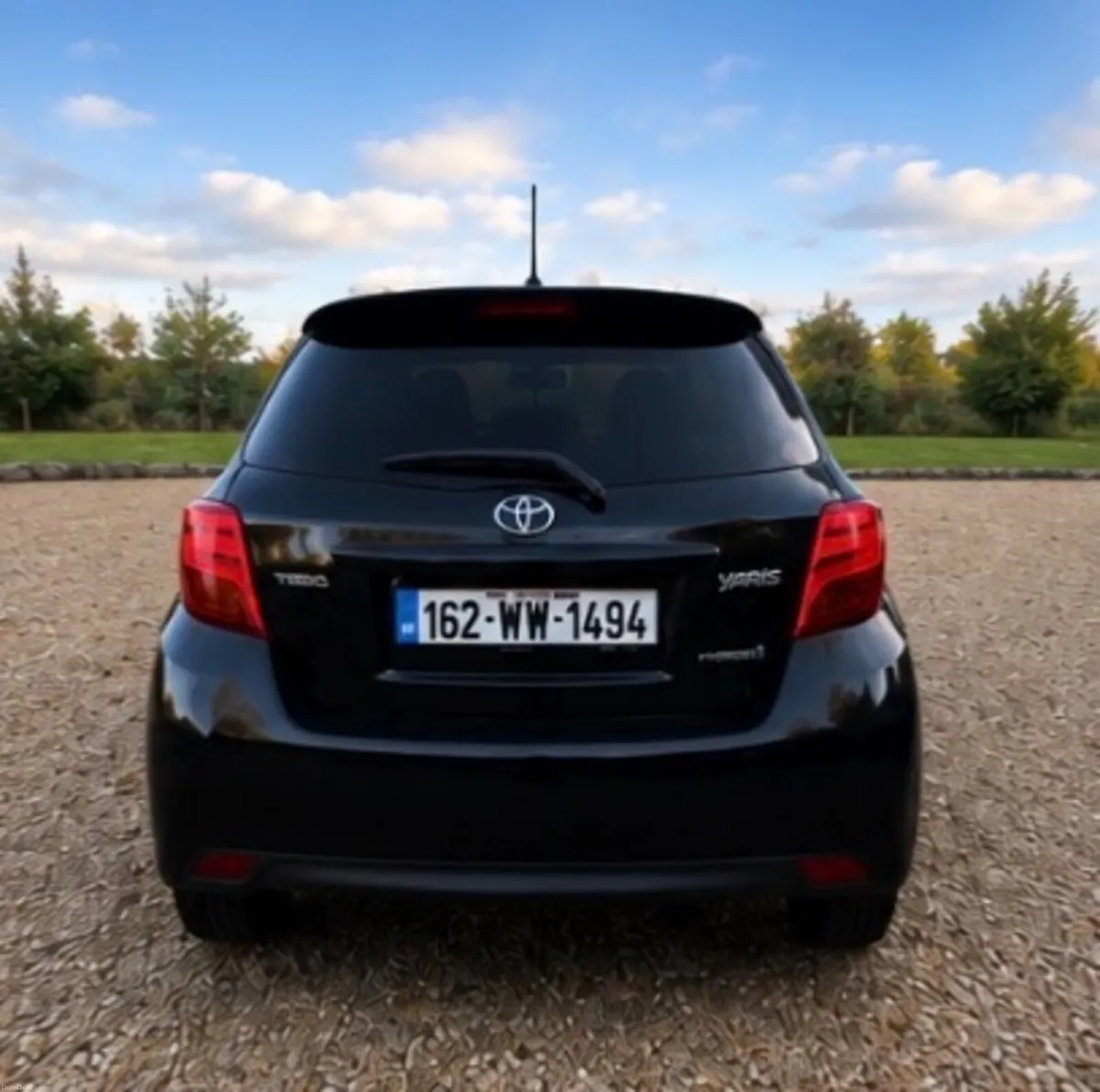 Toyota Yaris Hybrid - Image 2