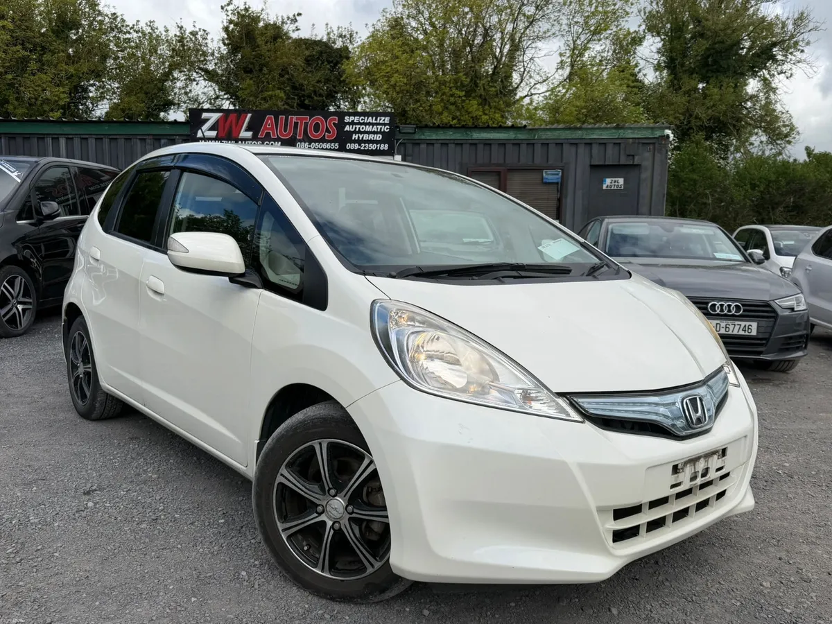 11 HONDA FIT HYBRID 1.3 - Image 3