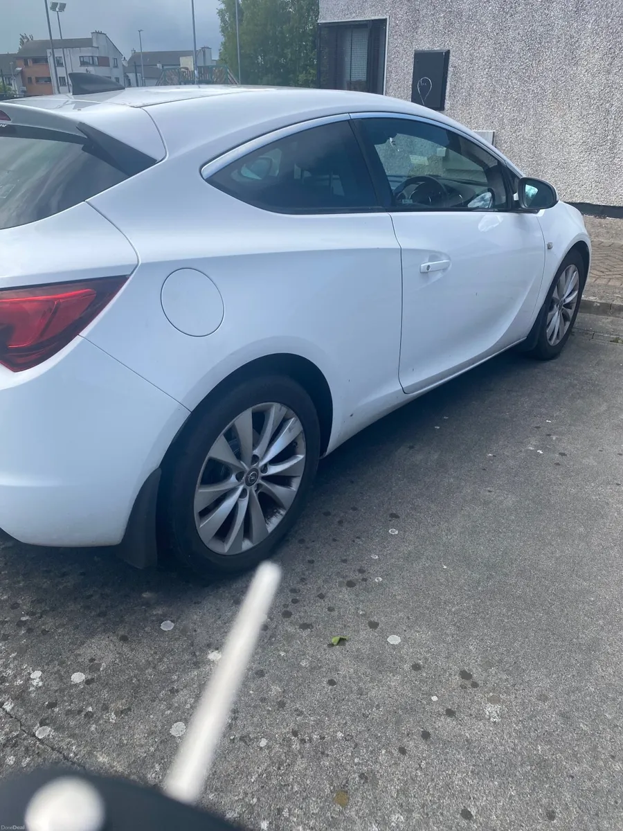 Opel Astra 2016 - Image 1