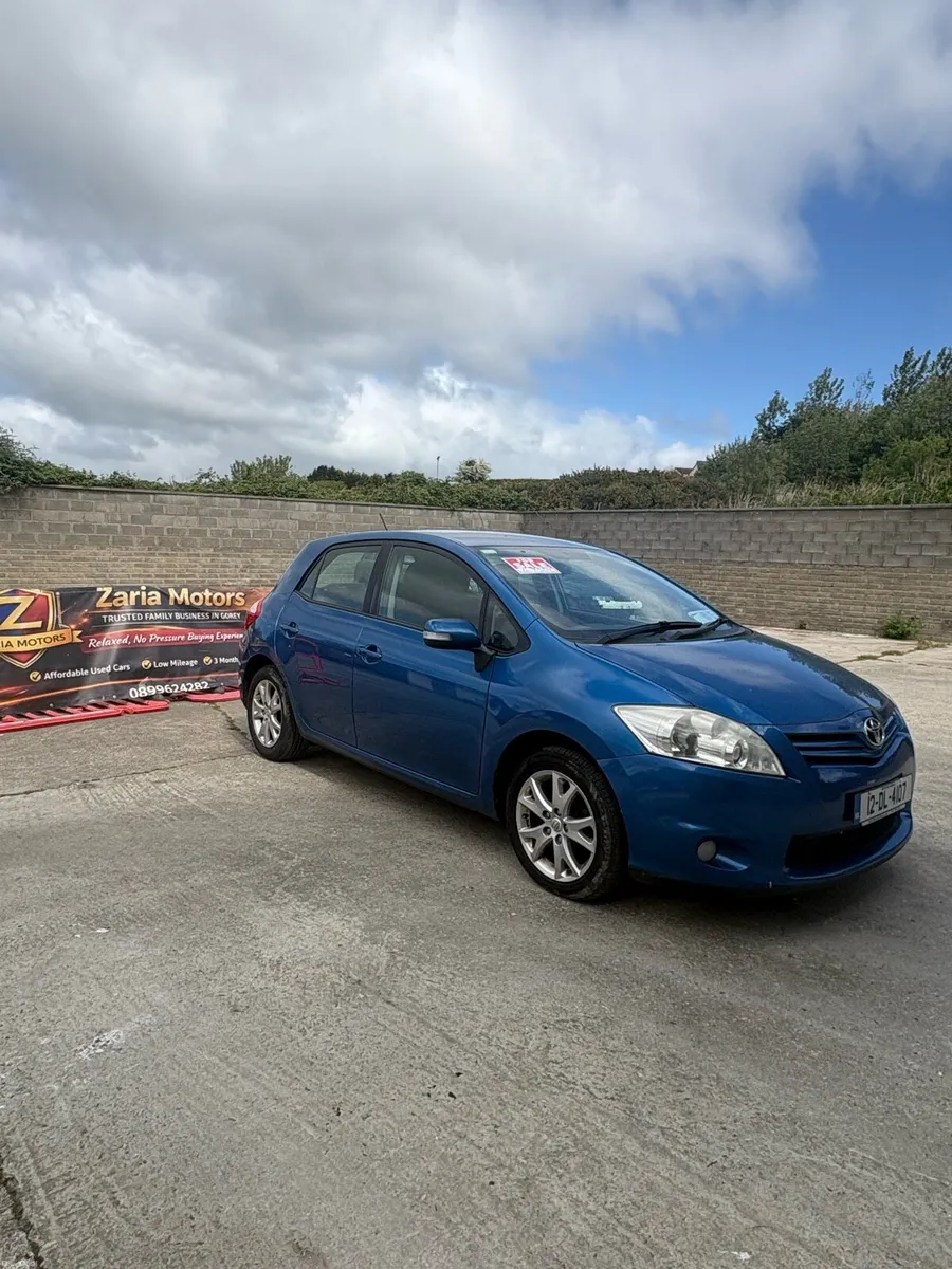 2012 Toyota Auris — cheap tax , drives perfect - Image 2