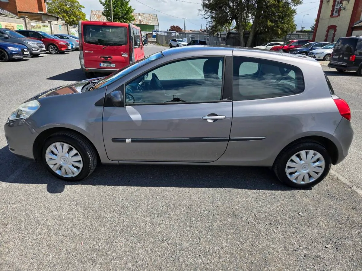 Renault Clio 2010 - Image 4