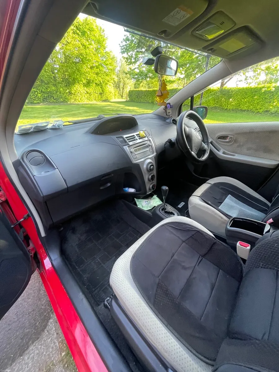 Toyota Vitz 2006 - Image 2