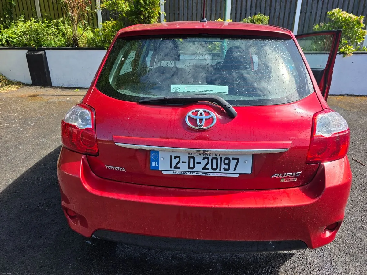 Toyota Auris 2012 - Image 1
