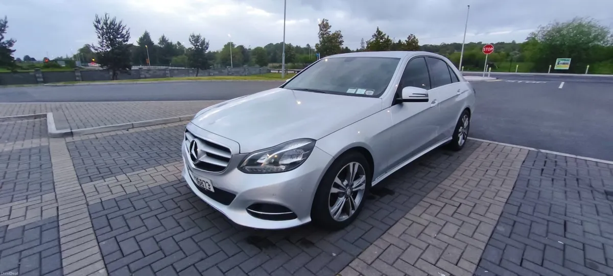 Mercedes-Benz E220 2013 Full Black🖤interior line - Image 6