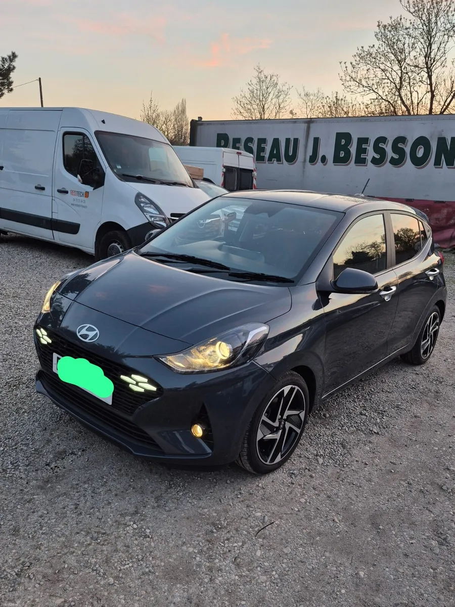Hyundai  I10 Premu  2025 auto - Image 1