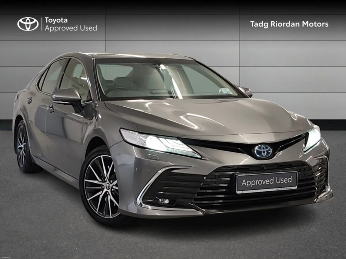 Toyota Camry PLATINUM EDITION 4 4DR AUTO - Image 1