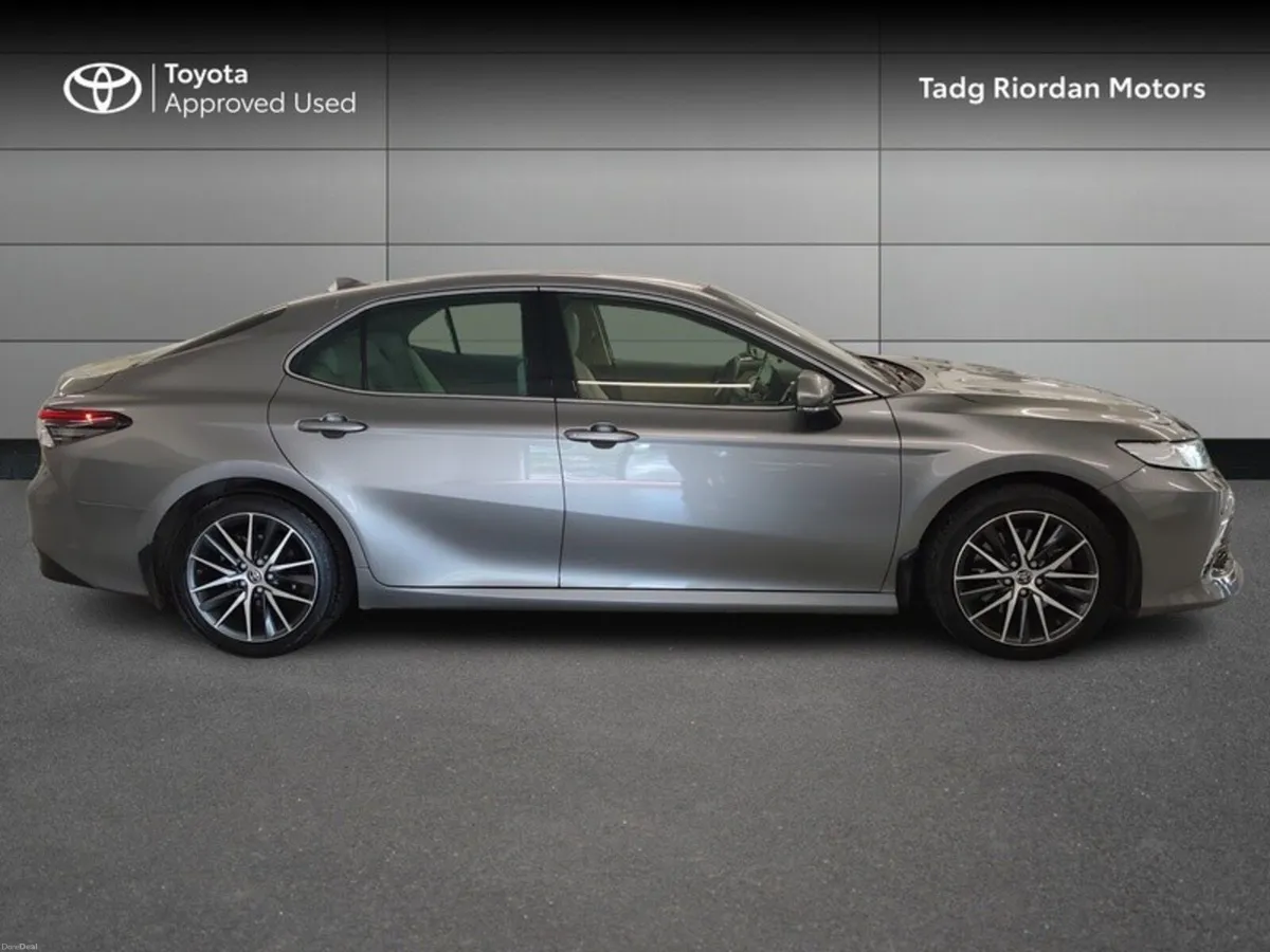 Toyota Camry PLATINUM EDITION 4 4DR AUTO - Image 3