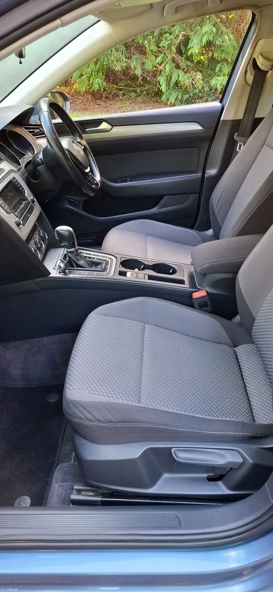 15 VW Passat,  AUTO,  MINT , NCT  to 11/26 - Image 6
