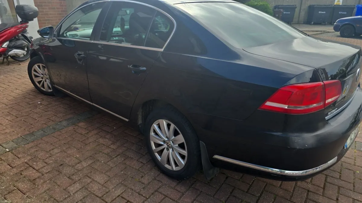 Volkswagen Passat 2012 - Image 4
