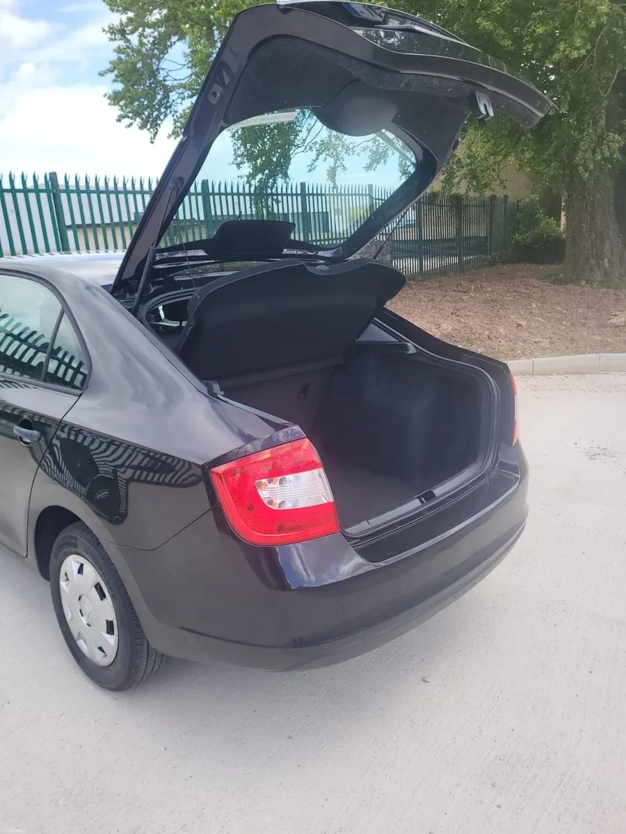 Skoda Rapid 2014 - Image 3