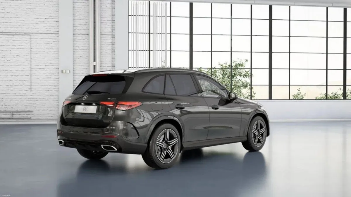 Mercedes-Benz GLC GLC 300 e 4MATIC EQ Hybrid Techn - Image 3