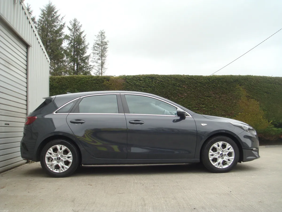 22 Ceed 2 ISG 1.0T GDI 118 BHP 5Dr NCT6/28 €190Tax - Image 2
