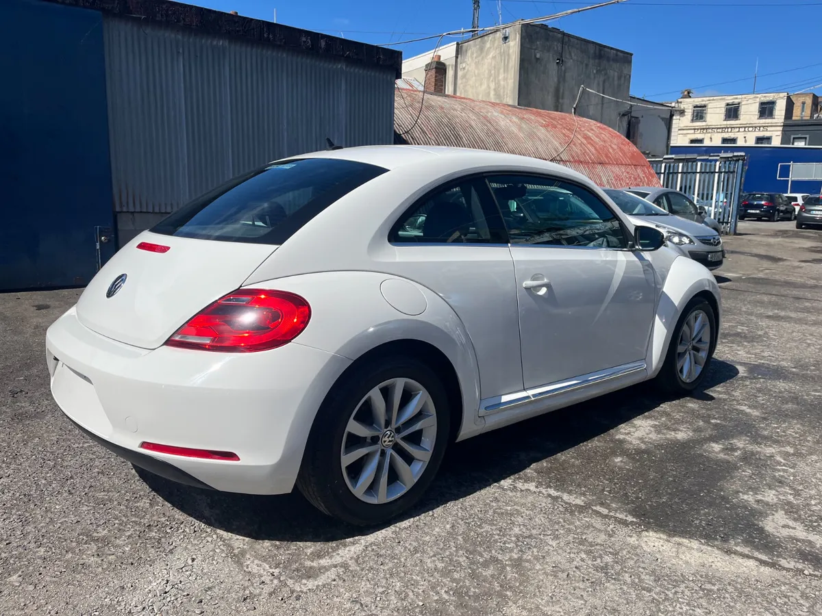 2013 VOLKSWAGEN BEETLE, FULL LEATHER, AUTOMATIC - Image 3