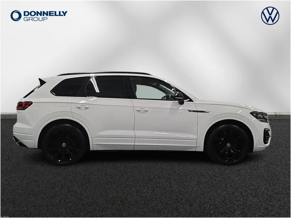 Volkswagen Touareg Diesel Estate Black Edition - Image 4
