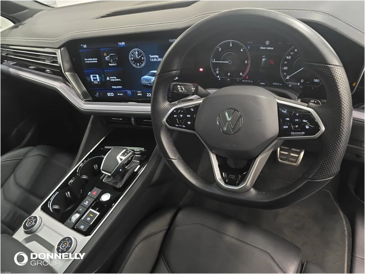 Volkswagen Touareg Diesel Estate Black Edition - Image 6