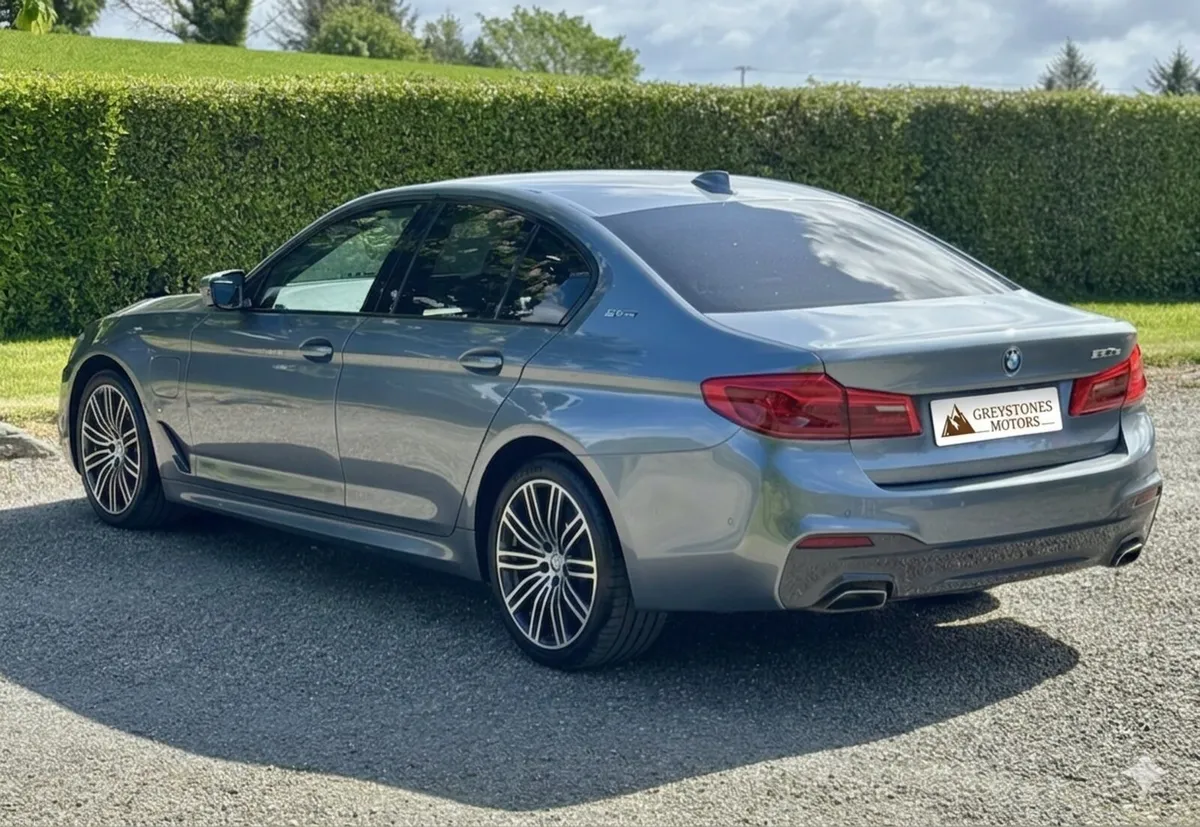 182 BMW 530e M-Sport-Technology Pack Mint - Image 4