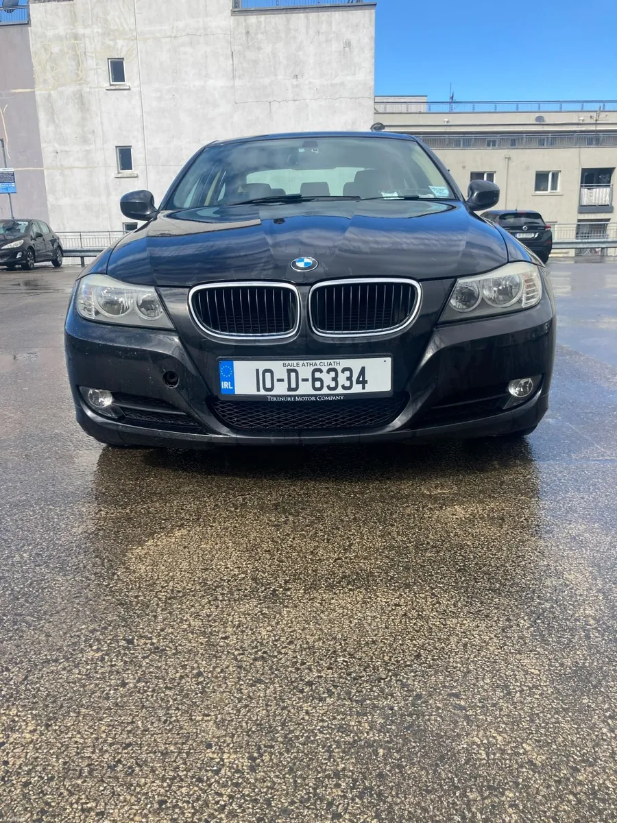 BMW 3-Series 2010 - Image 2