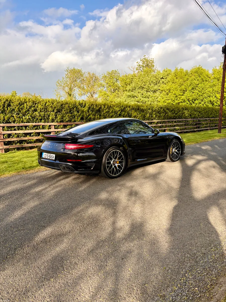 Exceptional Porsche 911 Turbo S (low mileage) - Image 3