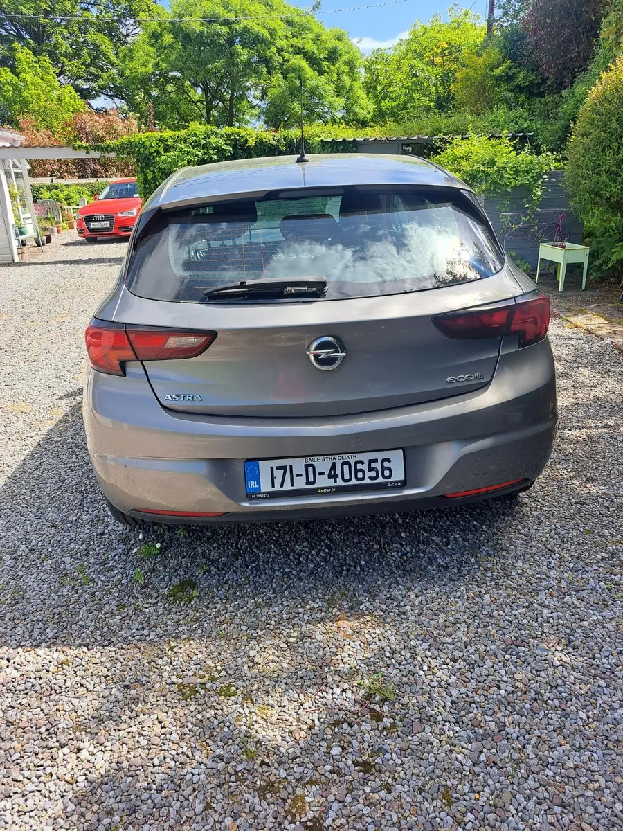 Opel Astra 2017 - Image 2