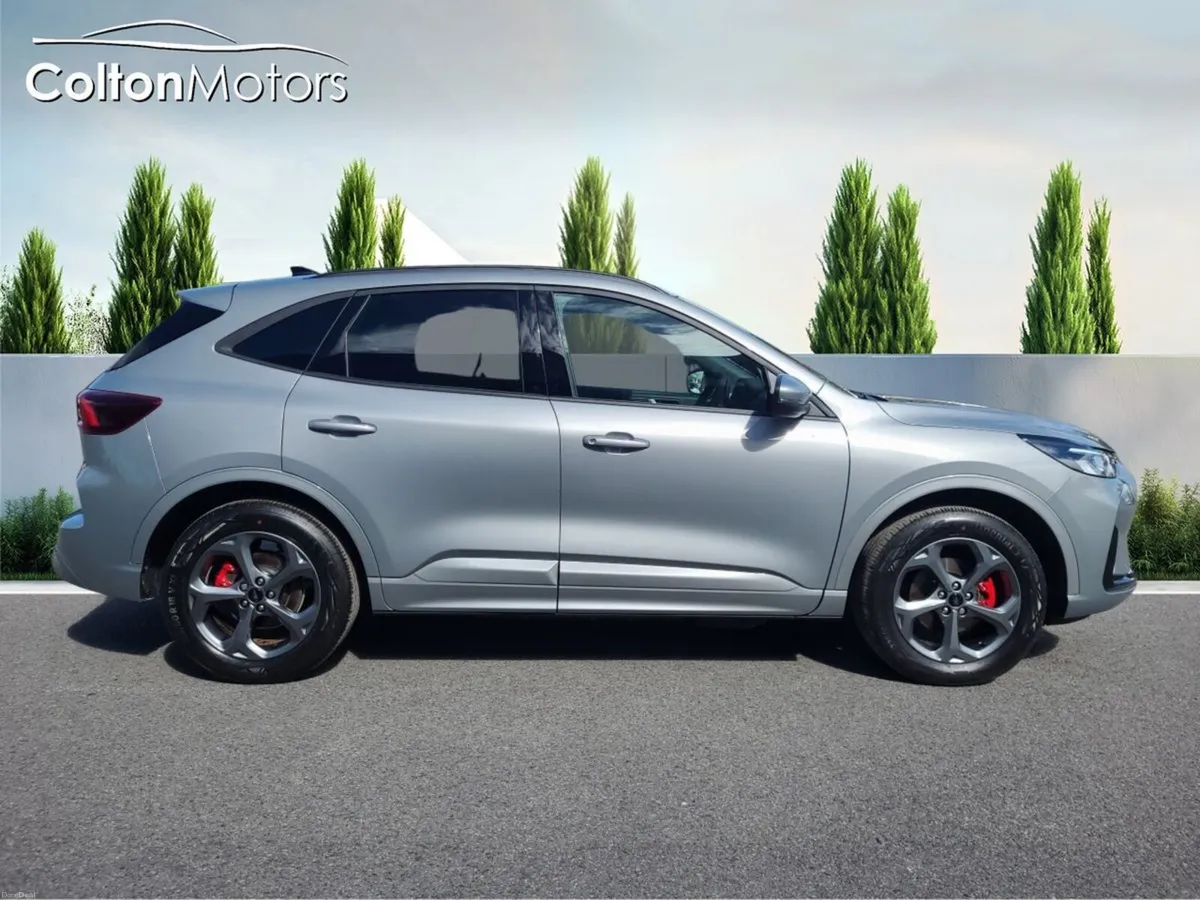 Ford Kuga 2.5 Duratec 243PS PHEV ST-Line Auto - Image 4