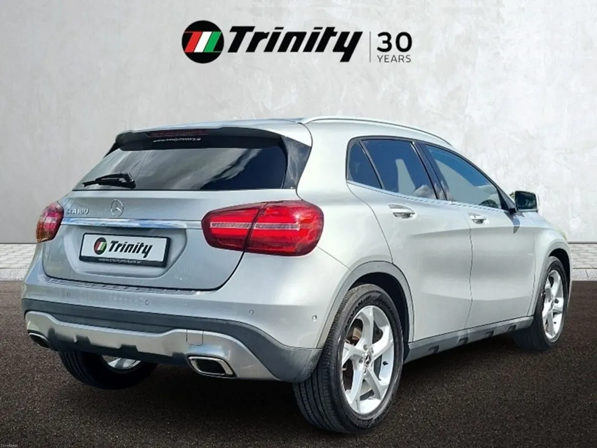 Mercedes-Benz GLA ** COMPACT LUXURY CROSSOVER ** 1 - Image 3