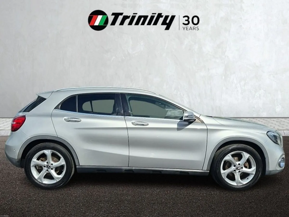 Mercedes-Benz GLA ** COMPACT LUXURY CROSSOVER ** 1 - Image 5