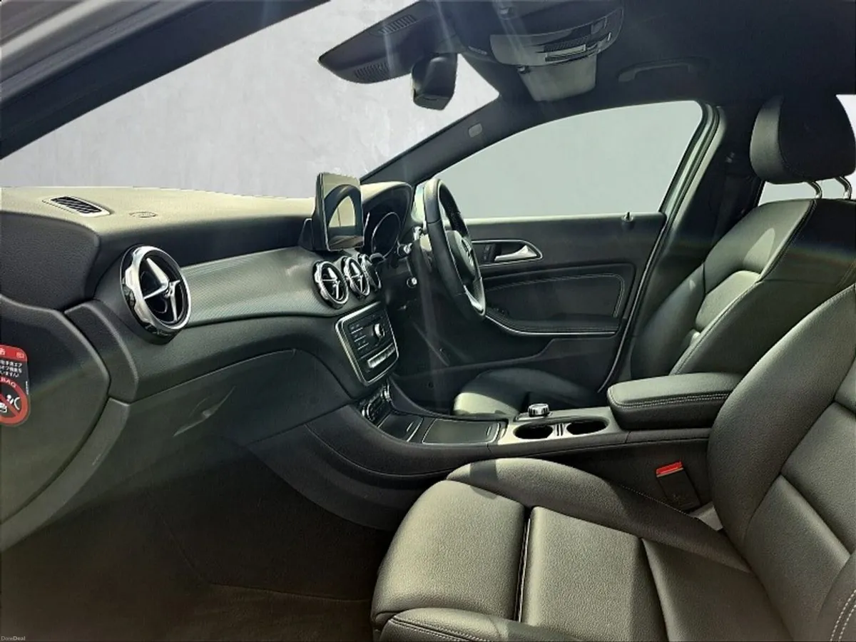Mercedes-Benz GLA ** COMPACT LUXURY CROSSOVER ** 1 - Image 6