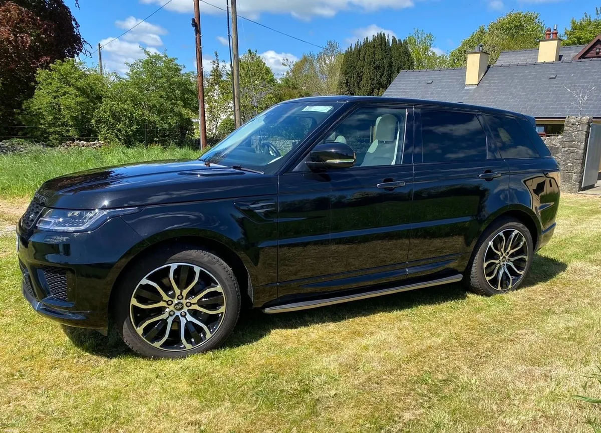 2022 Range Rover Sport P400e HSE Silver Edition - Image 4
