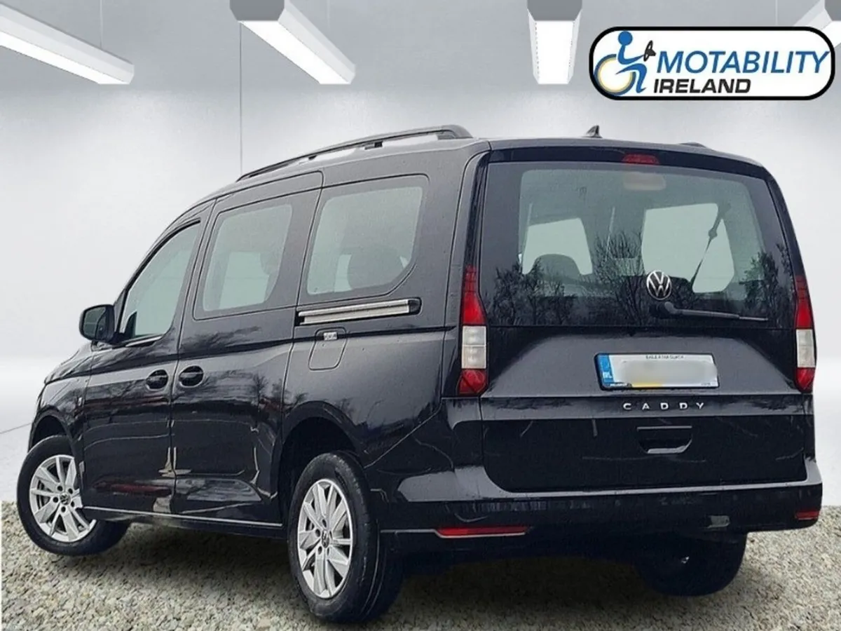 Volkswagen Caddy Maxi Life Wheelchair Accessible - Image 2