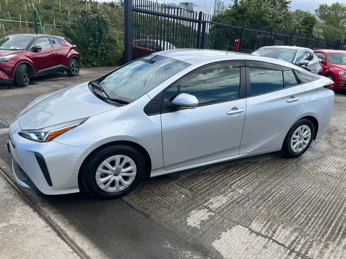 TOYOTA PRIUS 2020, 1.8 HYBRID AUTO LOW KMS - Image 3