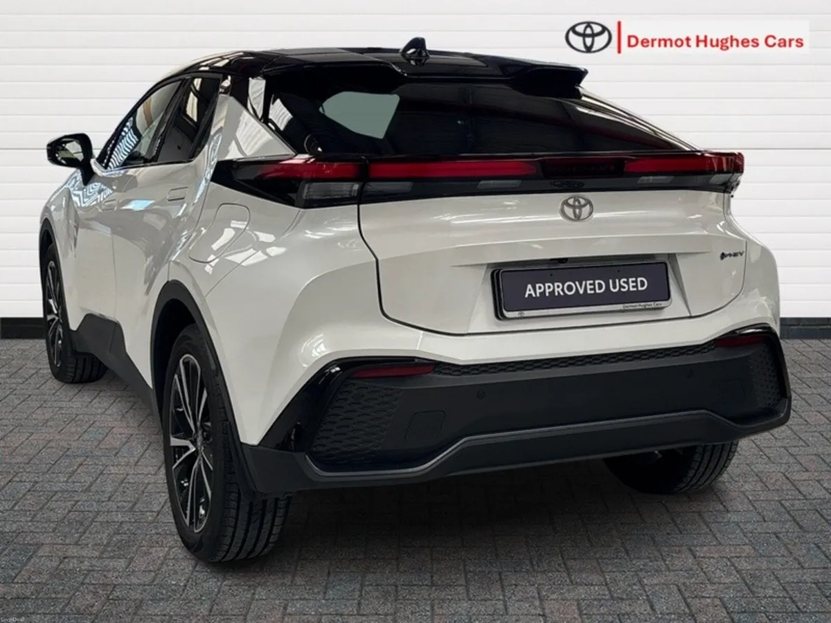 Toyota C-HR C-HR PHEV SOL AUTO - Image 2