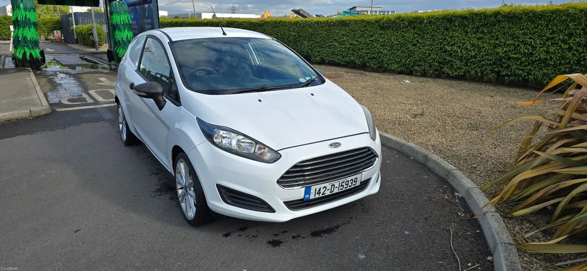 Ford Fiesta 2014 Van - Image 4