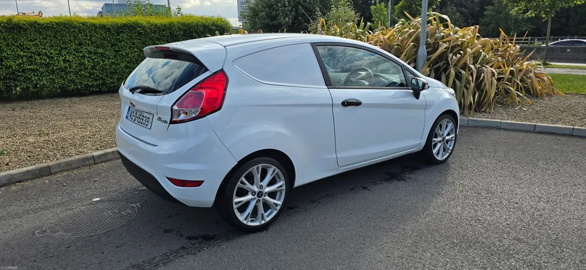 Ford Fiesta 2014 Van - Image 5