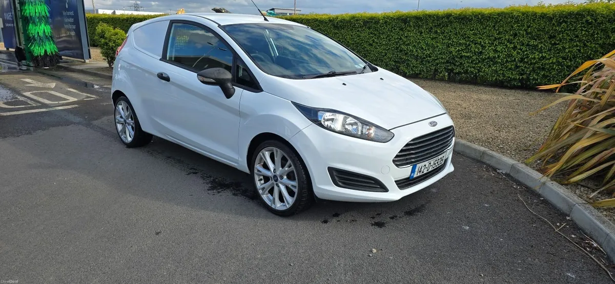 Ford Fiesta 2014 Van - Image 1