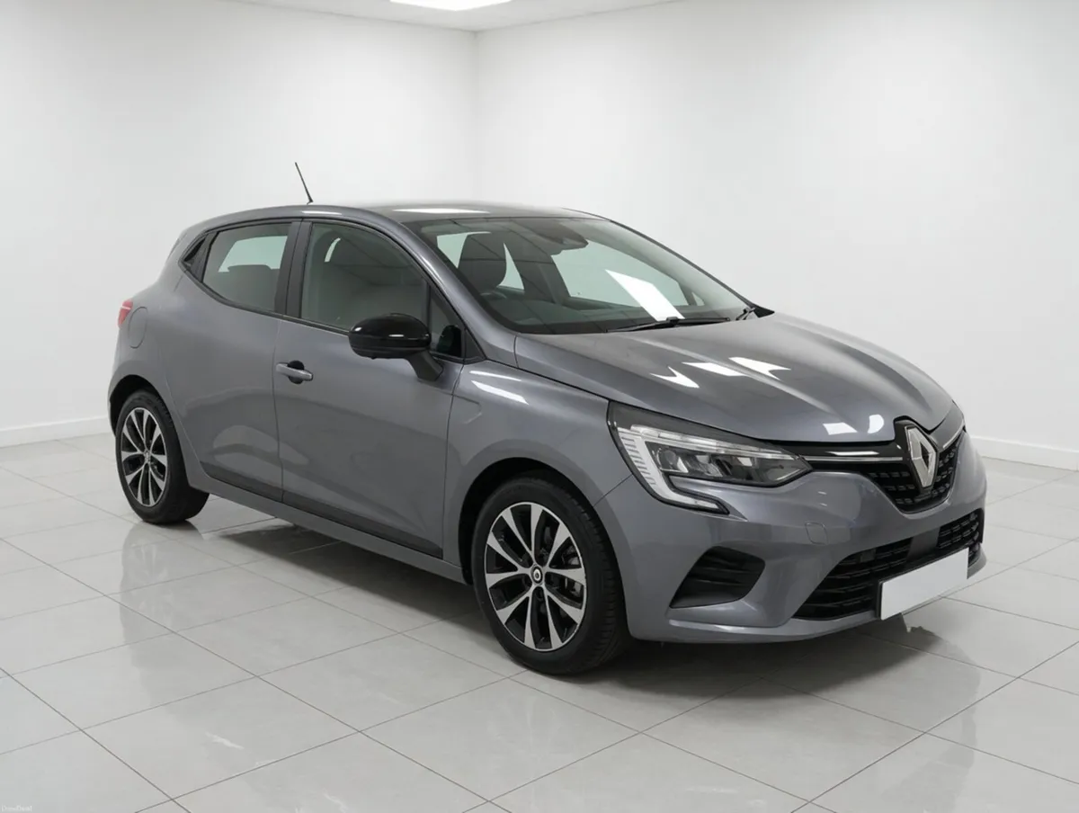 Renault Clio 2023 evolution - Image 1