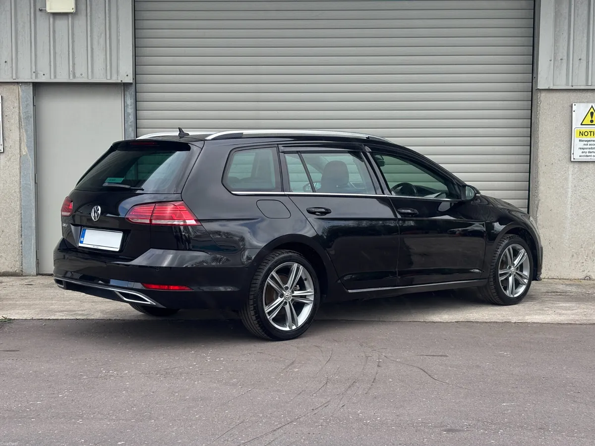 2021 Volkswagen Golf 1.4 TSI Highline estate - Image 3