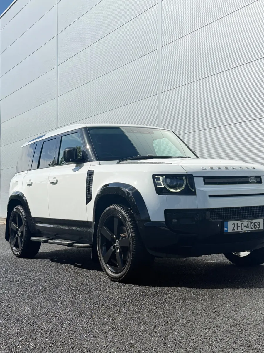 Land Rover Defender 2021 - Image 3