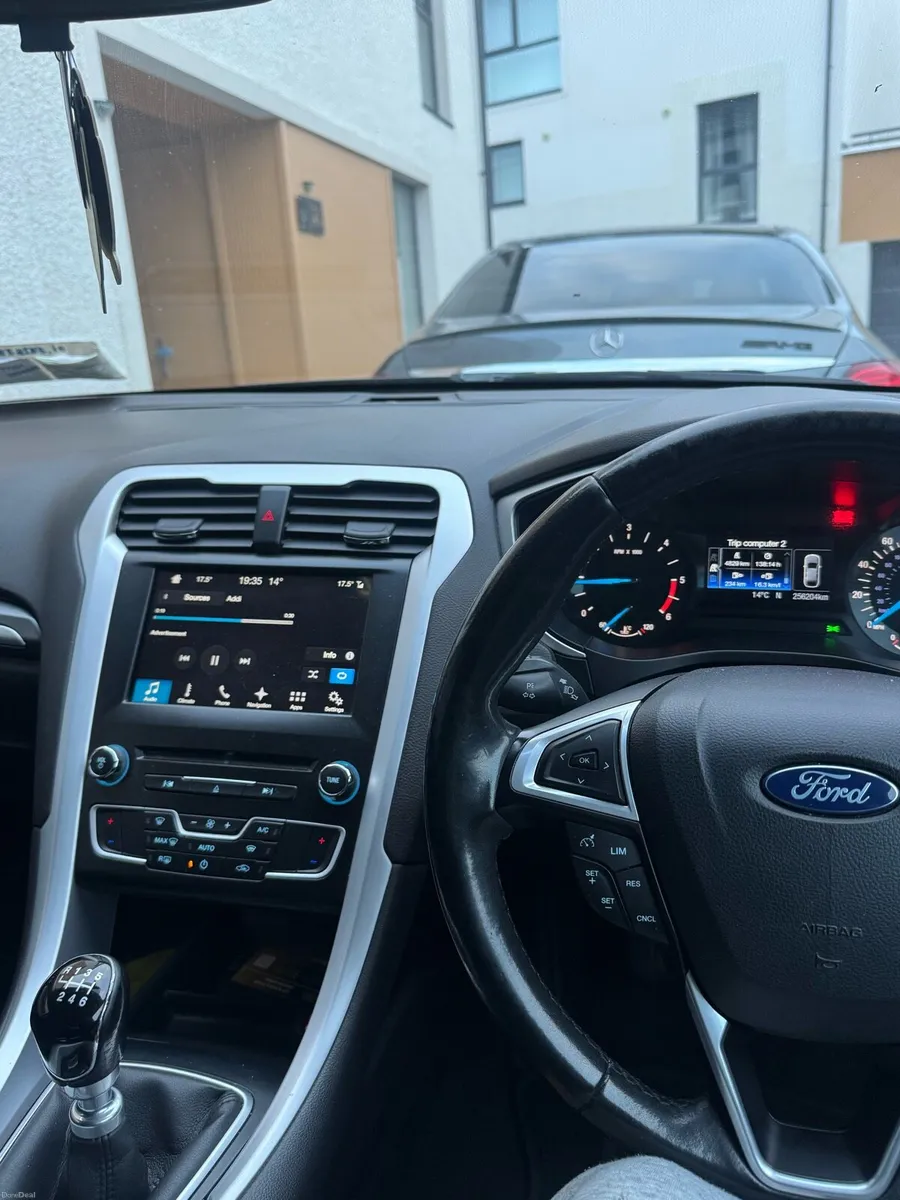 Ford Mondeo zetec 1.5 diesel 2017 - Image 4