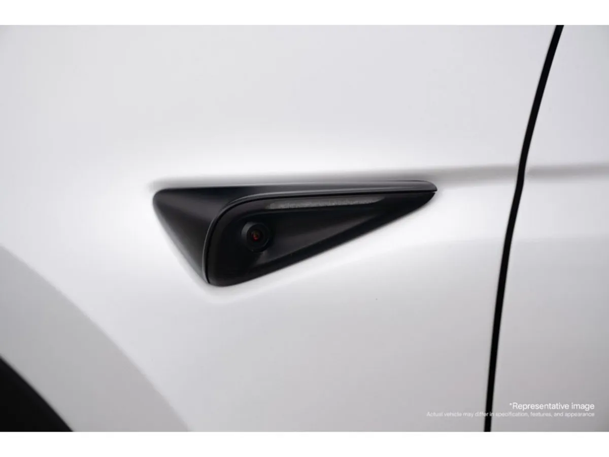 Tesla Model Y Long Range All Wheel Drive - Image 5