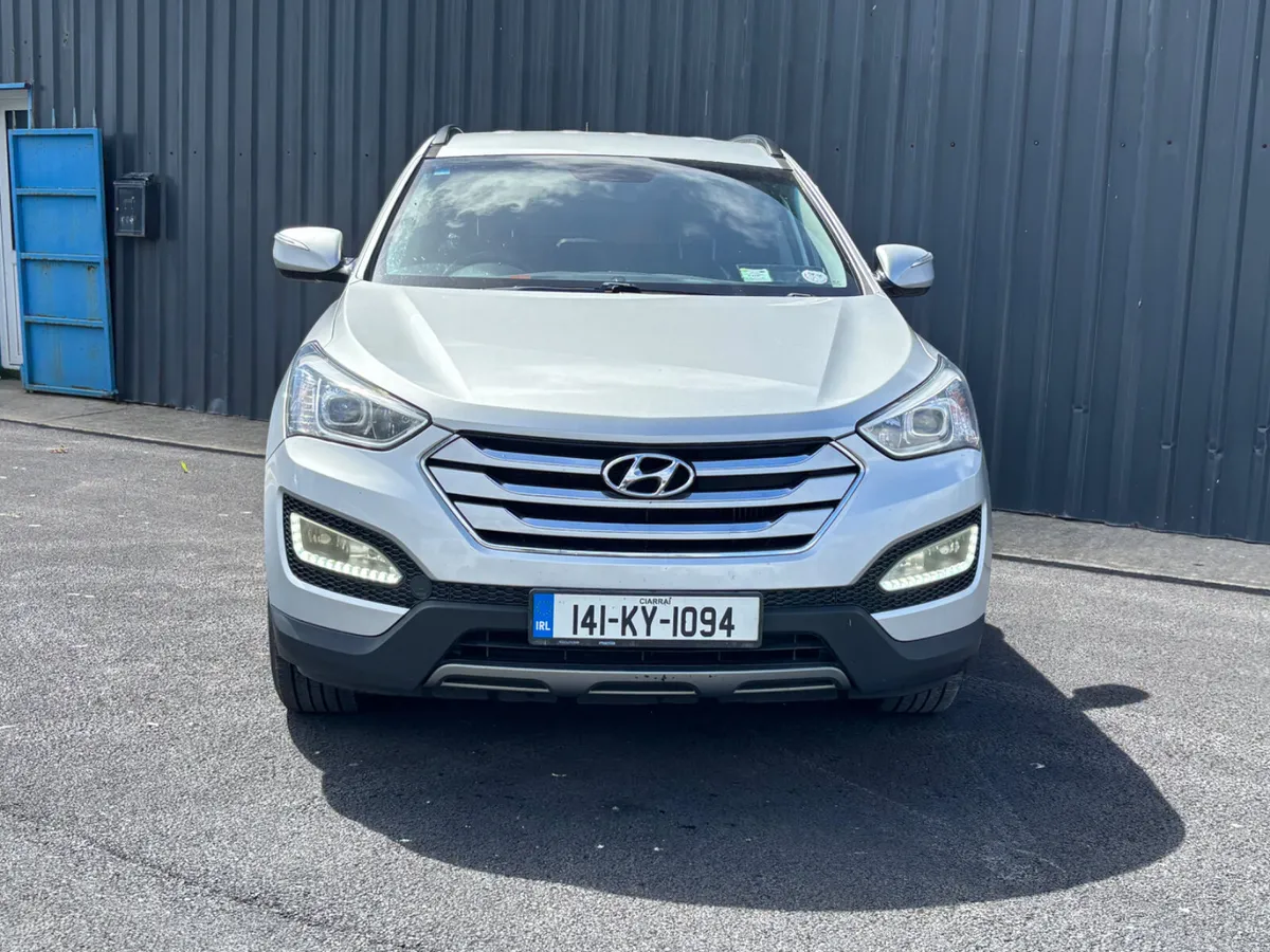 Hyundai Santa Fe 2014 - Image 2