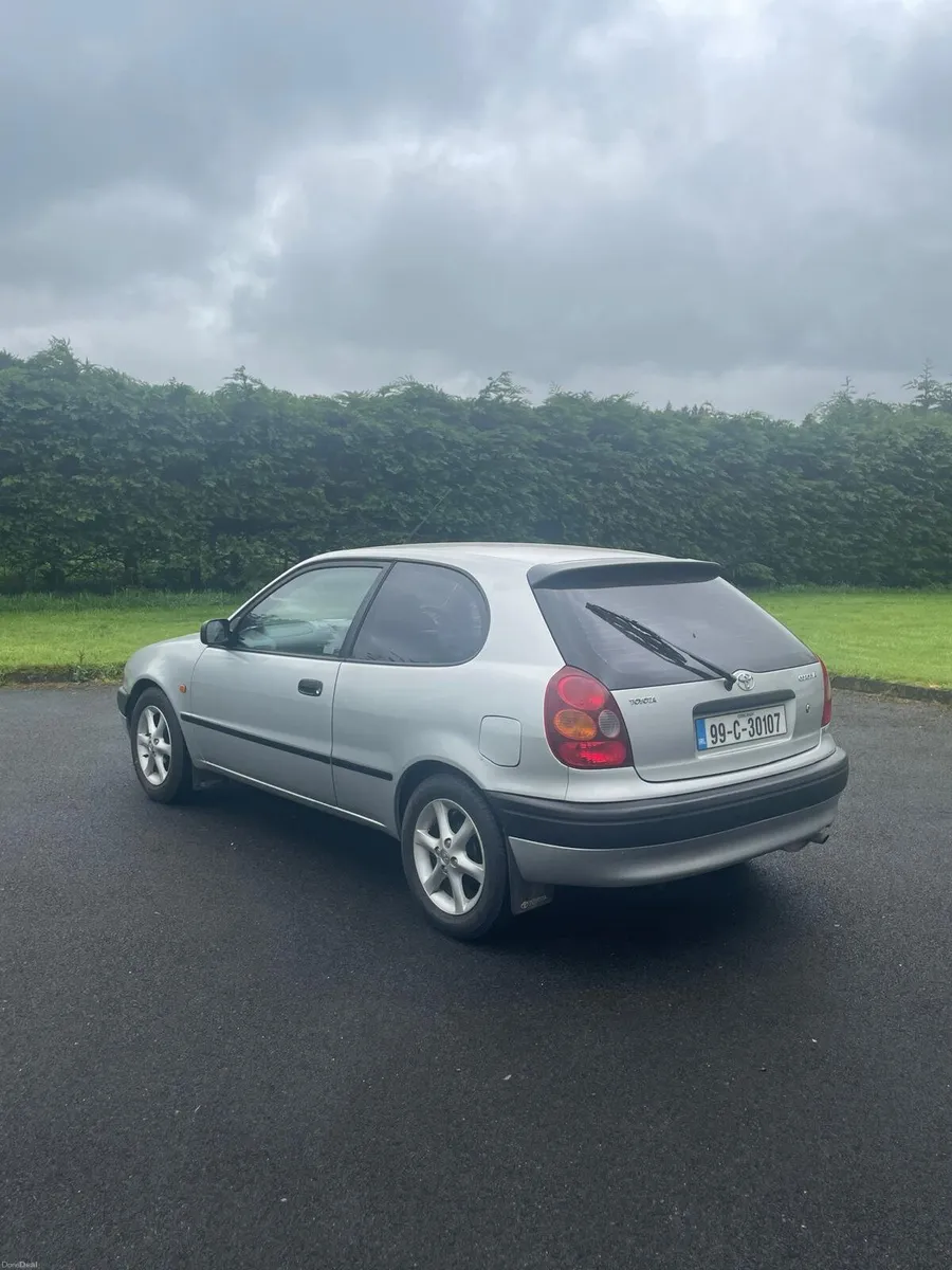 Toyota Corolla - Image 2
