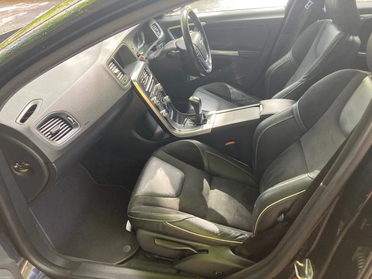 Volvo S60 2015 - Image 4